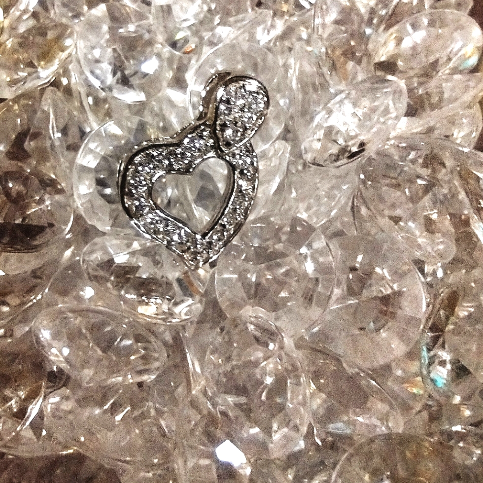 925 Sterling Silver Cubic Zirconia Heart Pendant 19$